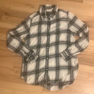 American Eagle Black & Ivory Plaid Flannel Women’s Medium Soft